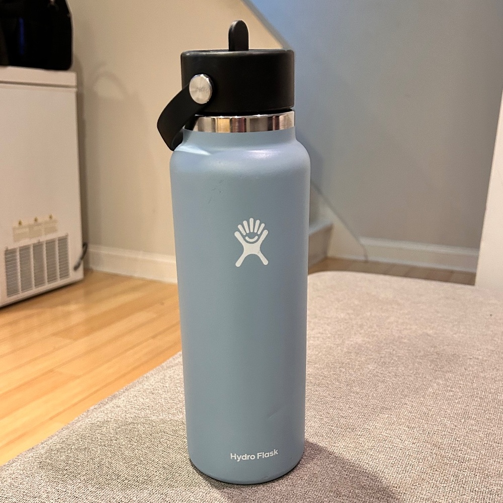 Hydro Flask 40 oz Reusable Waterbottle